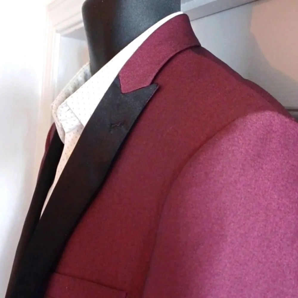 RYAN SEACREST DISTINCTION Cherry Wine Tuxedo Suit